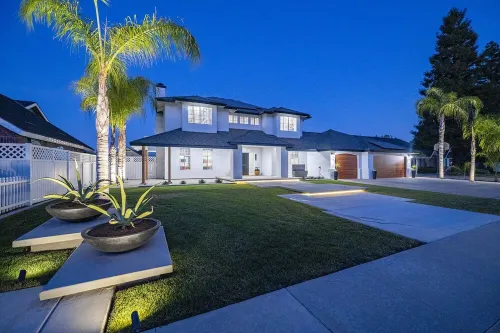 Inspired by the iconic white buildings and turquoise waters of Greece.