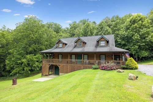 Yukon cabin in the woods فنادق في Pigeon