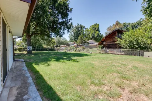 Spacious & Cozy Retreat Near OU – Perfect for Your Stay in Norman