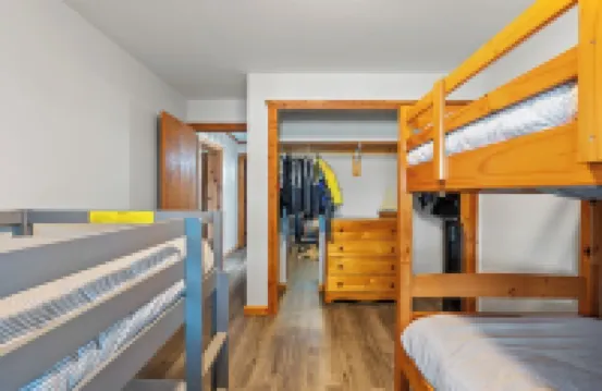 Cozy Spotless Lake Cottage-  Sports Lake, Gorgeous Sunsets, and Relaxation+