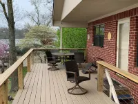 Lake House in Hot Springs with newly remodeled deck on Lake Hamilton