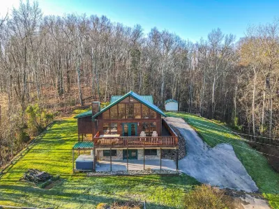 Views! Hot Tub! Sleeps 12! Close to Pf! Gsmnp Hotels in Sevier County