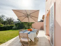 Laura Hotels in Gassin