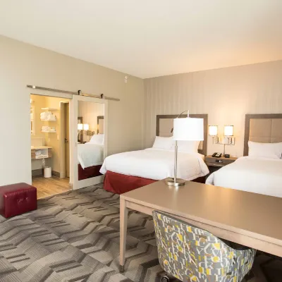 Hampton Inn & Suites by Hilton Thunder Bay Hotels near Amethyst Mine Panorama