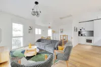Duplex with Rooftop - 3BD for 6P - Nogent-sur-Marne Hotels near Eglise Saint-Germain-l'Auxerrois