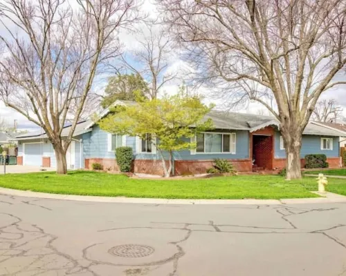 Yuba City 3 bedrooms 4 beds 2 ba Spacious Game Room Games Playground Trampoline Hotels in Sutter County