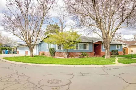 Yuba City 3 bedrooms 4 beds 2 ba Spacious Game Room Games Playground Trampoline