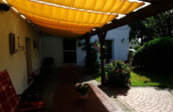 2 Bedroom Private Vacation Home in Bremen Hotels near Burglesum