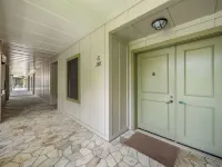 Oceanfront 4Br Villa • Sleeps 10 • Luxury Resort • Beach, Pool & Private Balcony