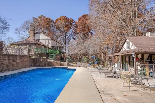 Spacious Estate - Pool, Games, Karaoke, Sleeps 16!