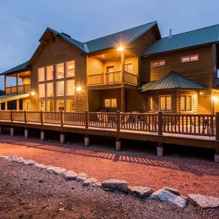 MASSIVE 9 BEDROOM LUXURY CABIN! PERFECT FOR REUNIONS AND RETREATS!