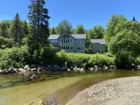 Riverfront Bretton Woods Home - A/C, Wifi, Private, Quiet, Views, LOCATION!!
