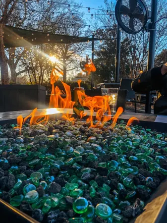 3BR on Main Street ★ Downtown Belmont ★ 5 Min Walk