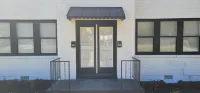 Homely Apt w/ 2 King Rooms, Porch - 10 Mins to DT!