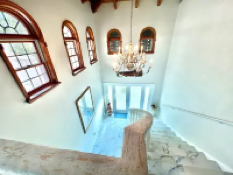 “RENOVATED Gorgeous House with ocean views from balconies, with Hot Tub & Pool”