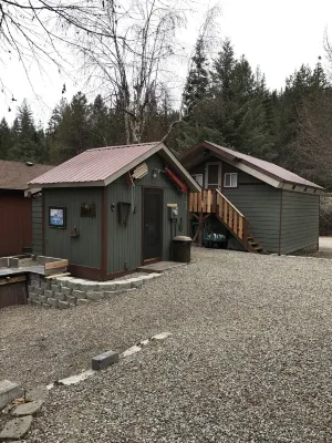Pend Oreille river cabin +