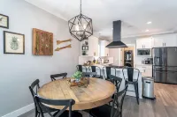 Charmer Downtown 3BR Home w Free Parking near UofO