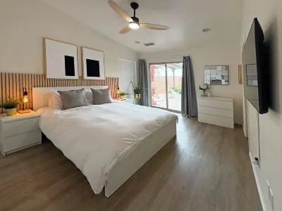 Modern retreat, great views, games galore..