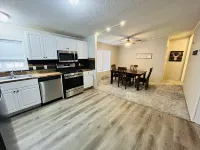 4 Bedroom House with Hot Tub and Game Room!!