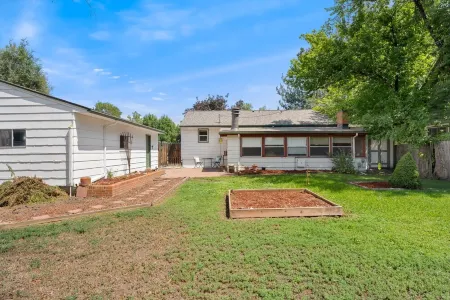 Pet/Kid Friendly - Spacious Whole House with Finished Basement and Parking!