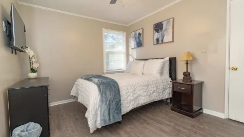 3 BR Nature Escape w/ Large Yard + Home Office