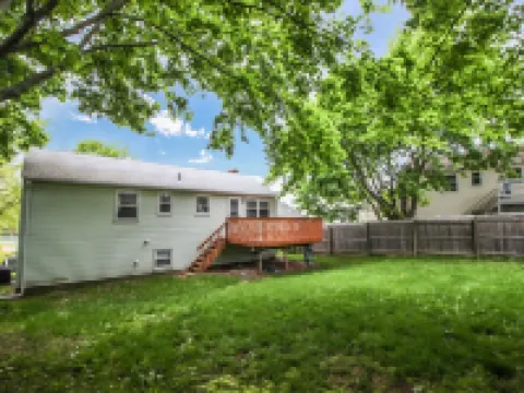 RIVERVIEW VILLA AT OCEAN BEACH: 5 QUEEN BEDS 新倫敦酒店