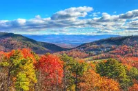 Spacious 5BR w/ epic views, 2 decks, game room, one-step entry, family-friendly!
