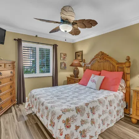 2BR Comfortable Condo with Easy Beach Access