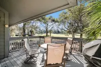 Daze Off! Stunning two bedroom with loft Turnberry end unit Villa