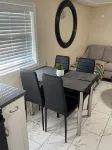 Cozy 2-bedroom apartment 3 mins away fromTampa Int’l airport