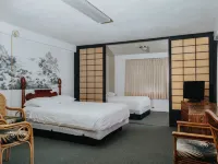 رويال جروف وايكيكي Hotels near وايكيكي شيل