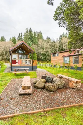 Rainforest Tiny Home Retreat #28