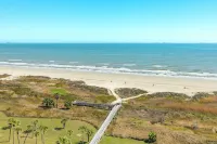 Three bed room, beach- front  end unit with magnificent views, on the11 floor.