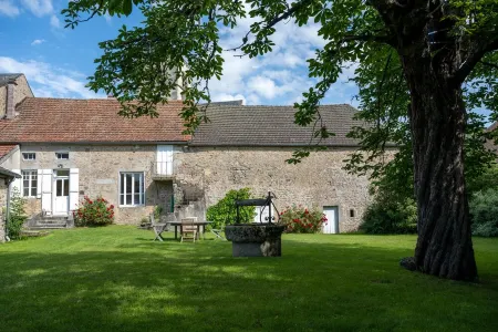 Gîte Le Marigny in the heart of Morvan Отели в г. Мариньи-Л'Эглиз