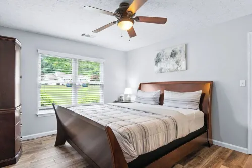 Race Day Retreat: Poolside Haven Near Nascar Track Hotel a Hampton