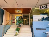 Hotel Lake View Airport Zone