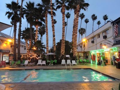 Tradewinds Airport Hotel