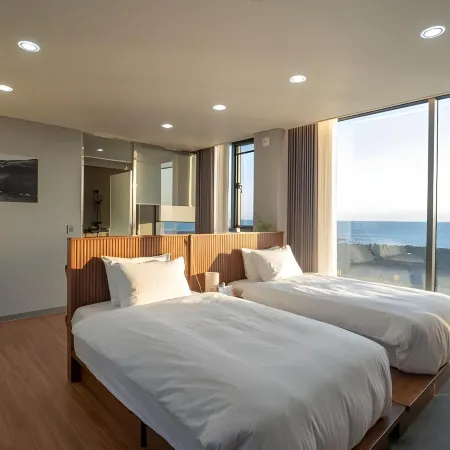 Golden Hour Jeju Отели рядом с достопримечательностью «Храм Якчхунса»
