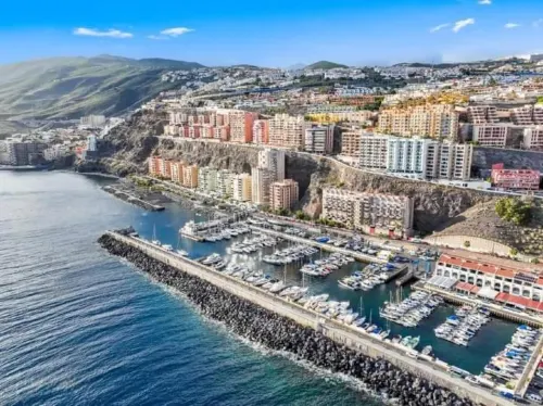 Stunning 3 Bedroom Apartment in Radazul with Ocean Views