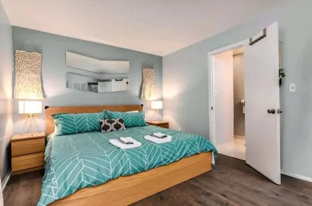 MODERN & SPACIOUS ★ 2 KING BEDS ★ FAMILY FRIENDLY Отели рядом с достопримечательностью «Университет Северная Каролина в Чапел Хилл»