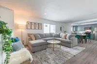 Exceptional DT Alhambra Condo  3Br/2BA with King Size Bed +EV Charger - 2 Sao