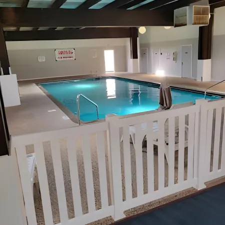 Norwood Inn & Suites Worthington