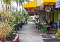 Charming Coastal Oasis 2Bed/2 Bath Cottage Close to Beach and Downtown-Southgate