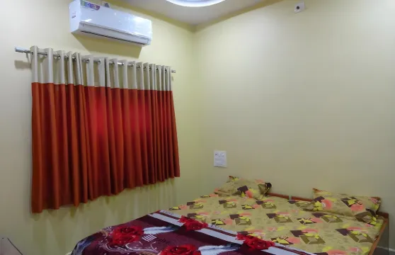 斯里索姆納特酒店