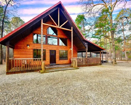 Sleeps 10•Hot Tub•Pool Table•Playground•Boat Parking• Fire Pit Hotels in Broken Bow