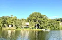 Private Island Lake House Near Casinos Hotels in Preston City