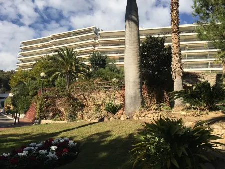 SUPER CANNES / GOLFE JUAN LUXURY APARTMENT SEA IMPRENABLE SEA. PRIVATE FLOOR