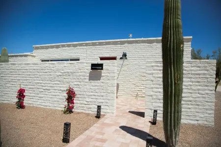 Cozy & Comfortable Toronja Apartment Отели рядом с достопримечательностью «Old Pueblo Pediatrics»