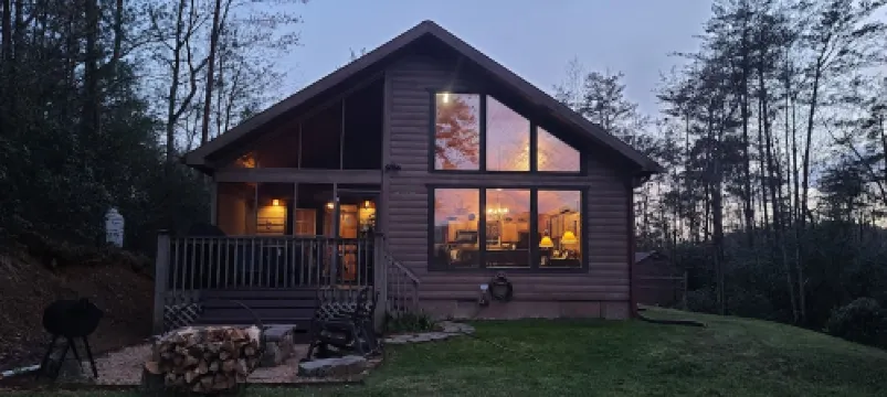 Vista Ridge Cabin, A Romantic Getaway in Helen, GA