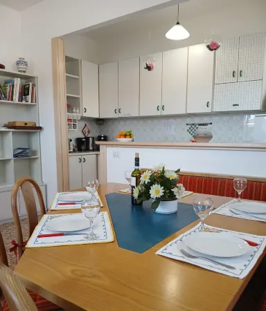 The blackbird's nest: garden and private parking.